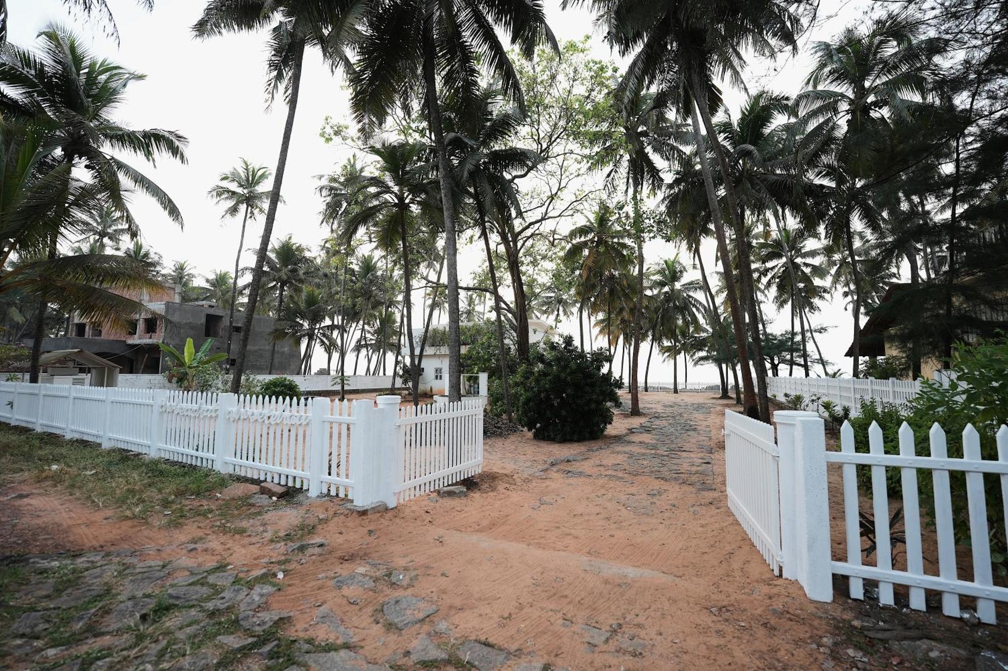 Beach At The White House Udupi Buitenkant foto